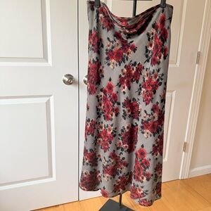 Sundance Gray and Red Floral Lined Lightweight Wool Midi Skirt, Size 12